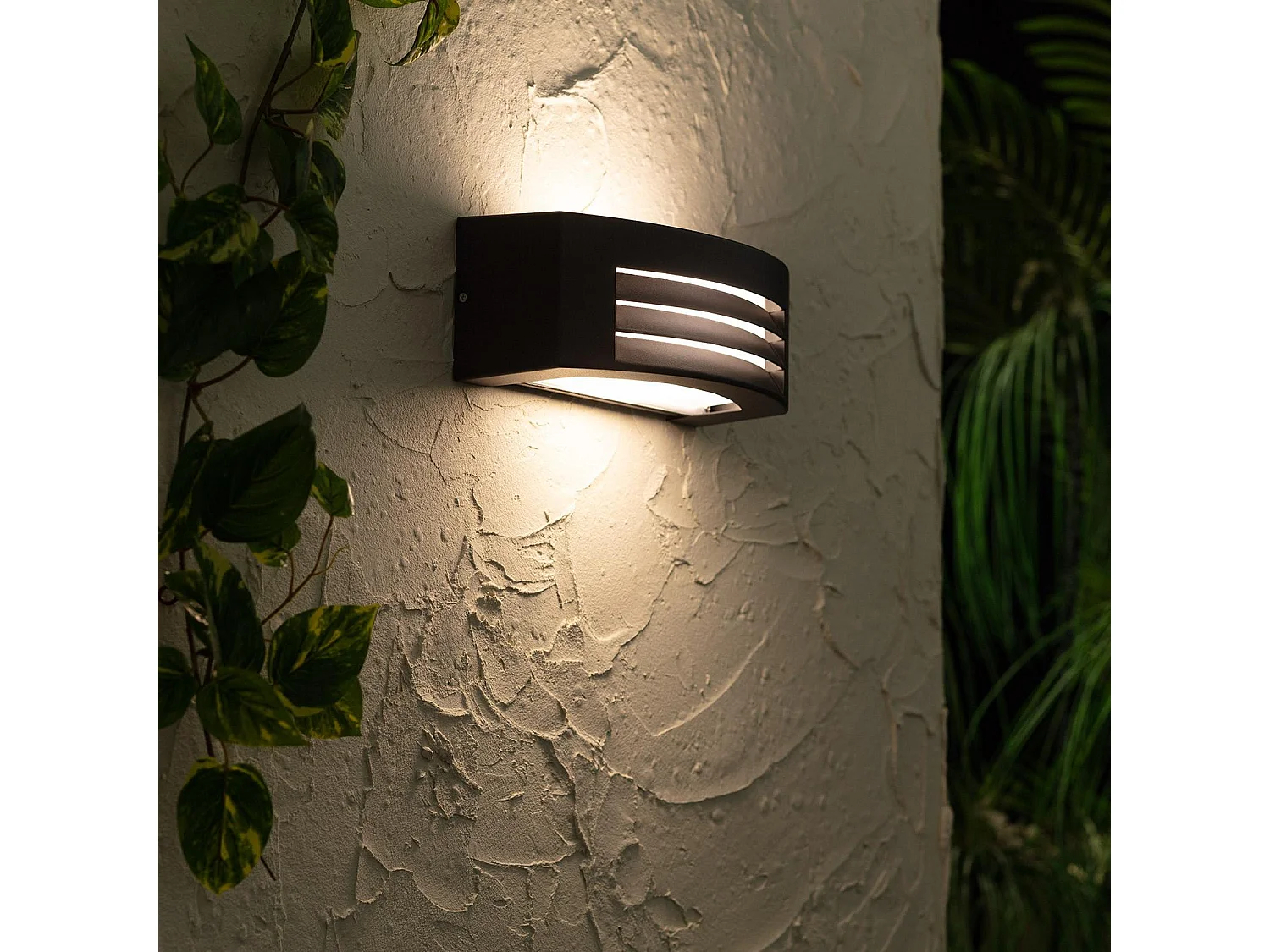 Aplique de Pared Exterior de Aluminio Riva Negro