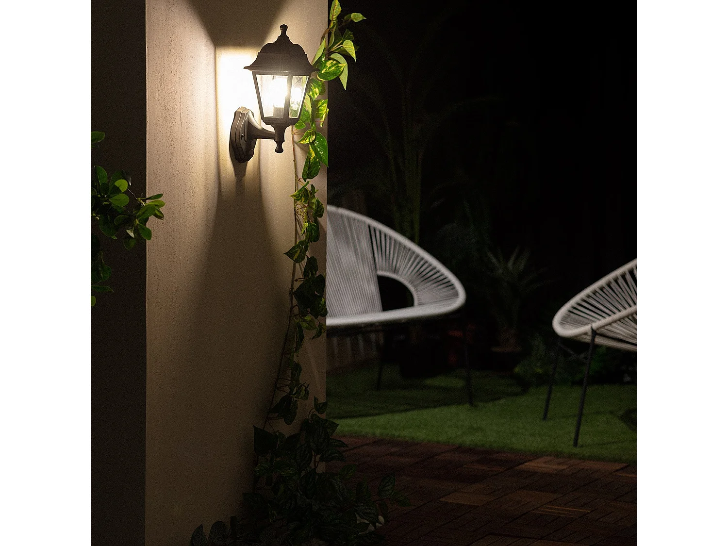 Applique da Parete con Sensore di Movimento Mini Villa Nero