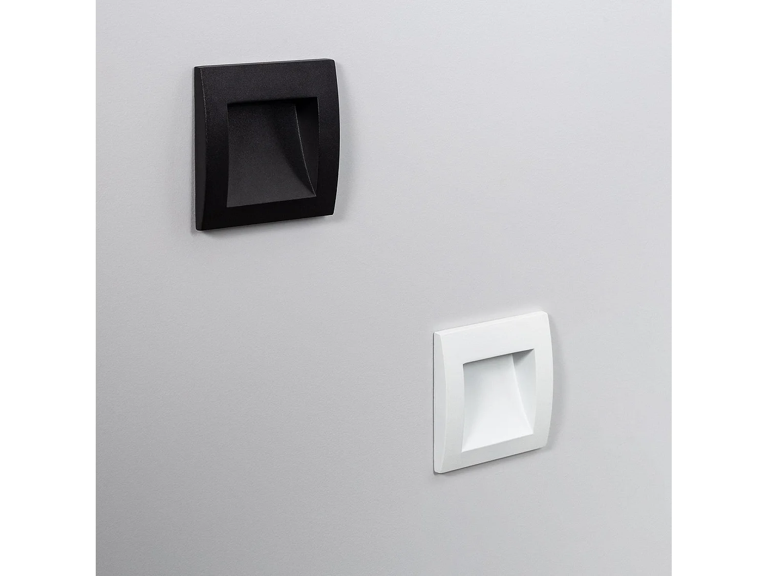 Balise Extérieure LED 4W Encastrable Aluminium Murale Carrée Noire Leif 2700K Blanc chaud