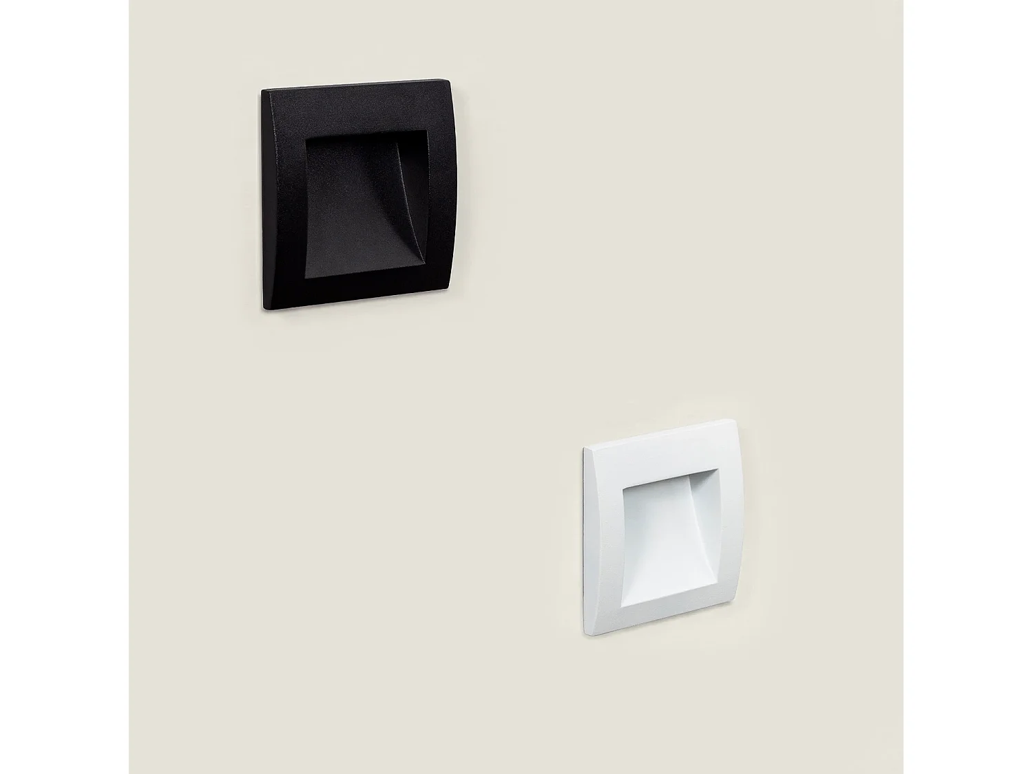 Balise Extérieure LED 4W Encastrable Aluminium Murale Carrée Noire Leif 2700K Blanc chaud