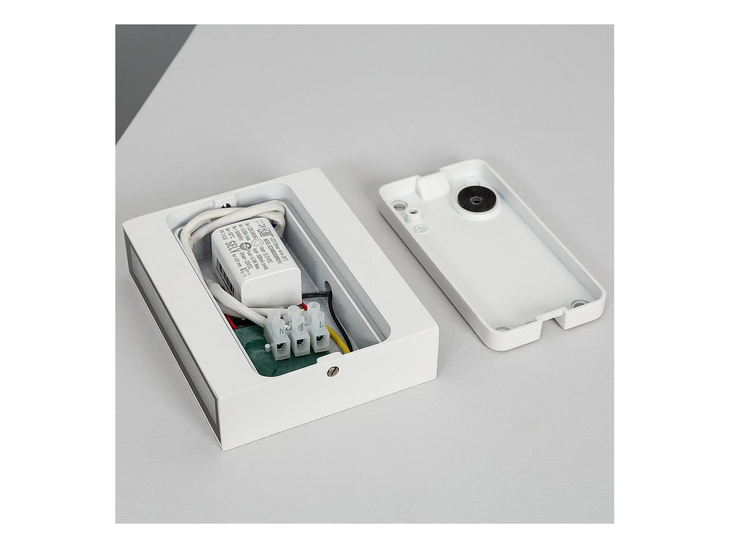 Applique Murale LED Extérieure Kaysa 6W Éclairage Double Face Carrée Blanche  2700K Blanc chaud