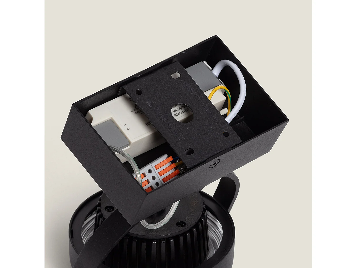 Faretto LED da Superficie Orientabile AR111 15W Regolabile Nero CREE 2700K Bianco Caldo