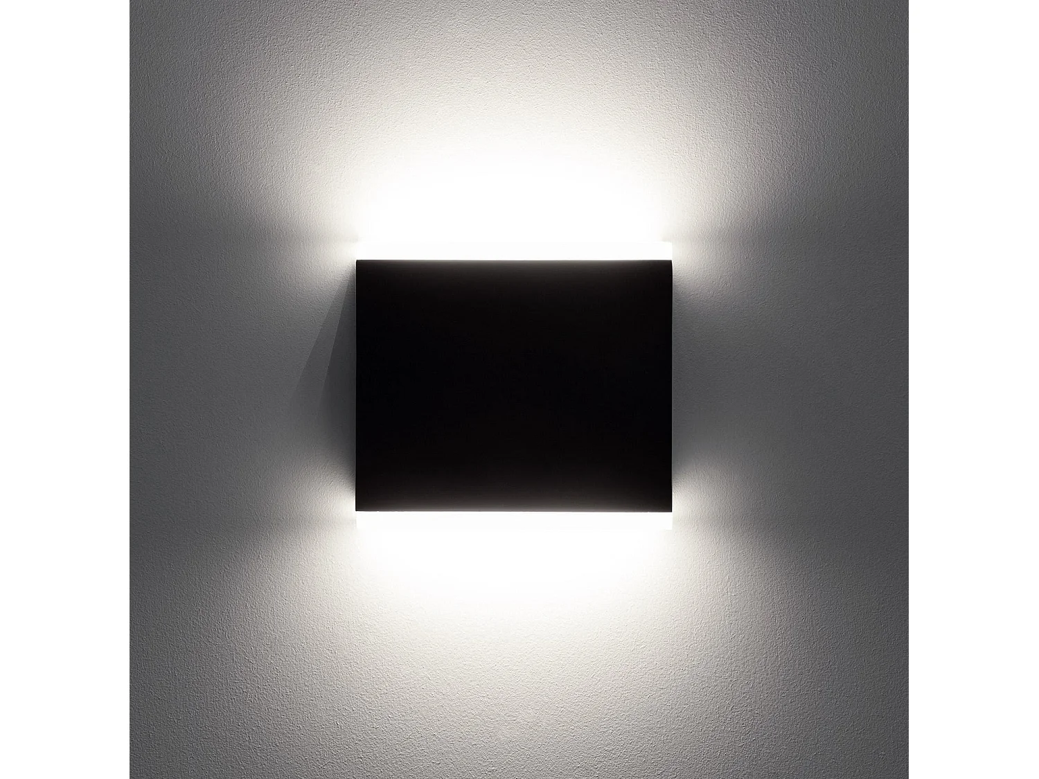 Applique da Parete per Esterno LED 6W Doppia Luce Quadrato Nero Orus 2700K Bianco Caldo