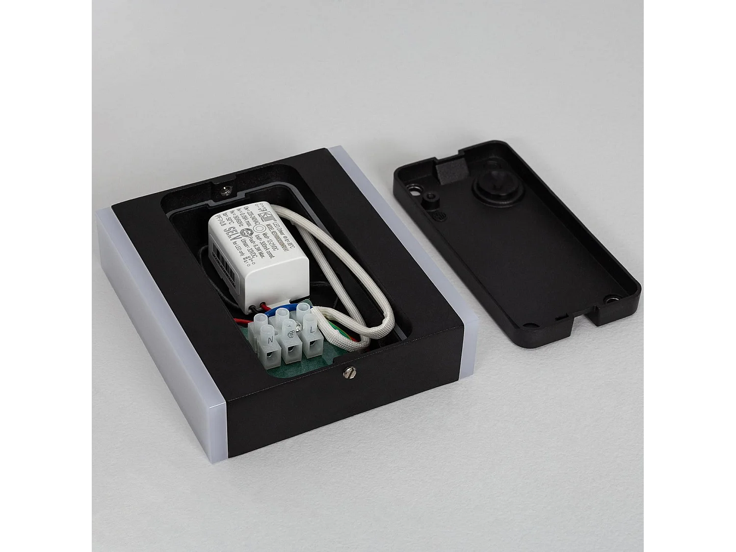 Applique da Parete per Esterno LED 6W Doppia Luce Quadrato Nero Orus 2700K Bianco Caldo