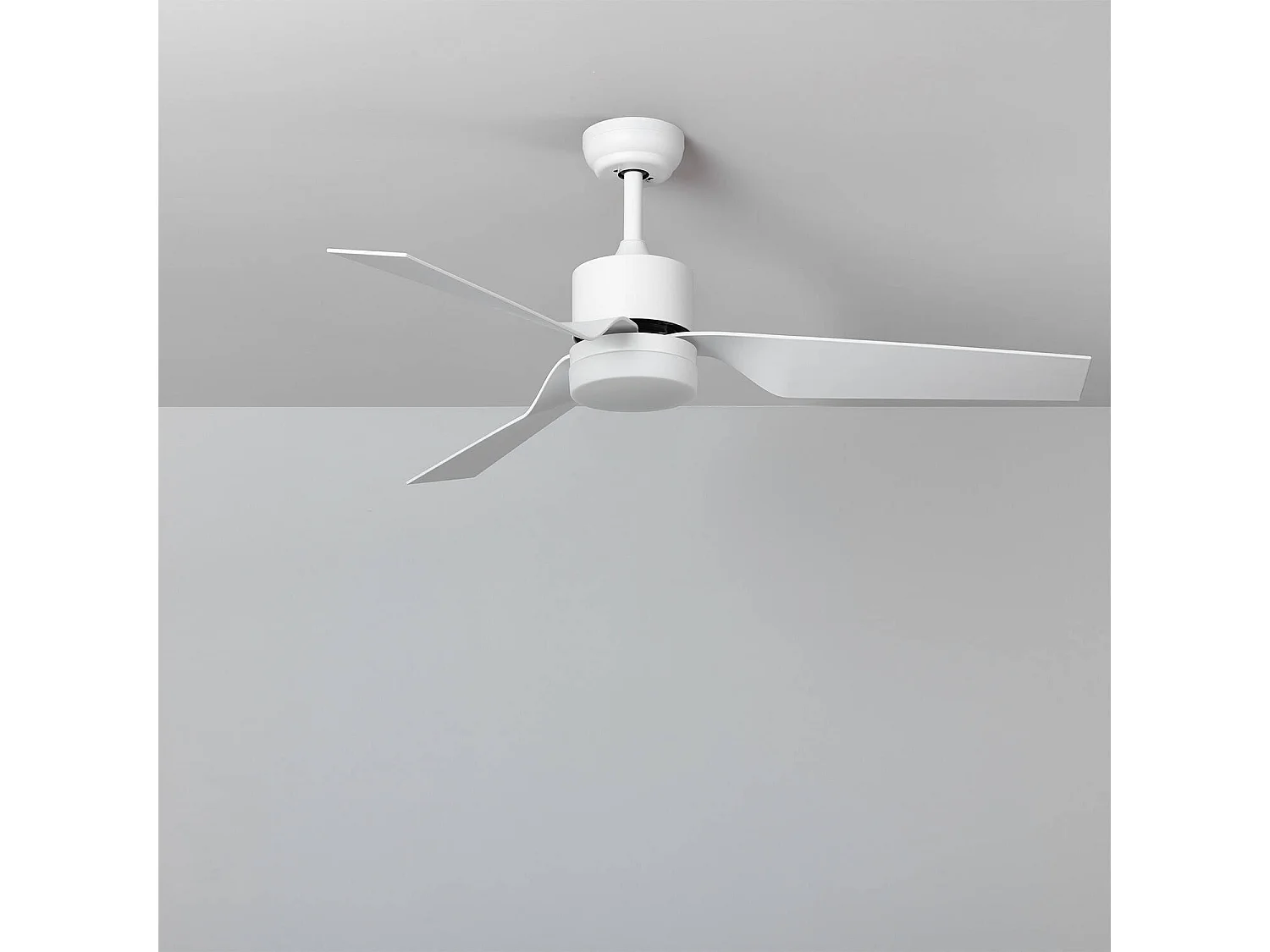 TechBrey Ventilateur de Plafond Silencieux Minimal PRO Blanc 132cm Moteur DC WiFi