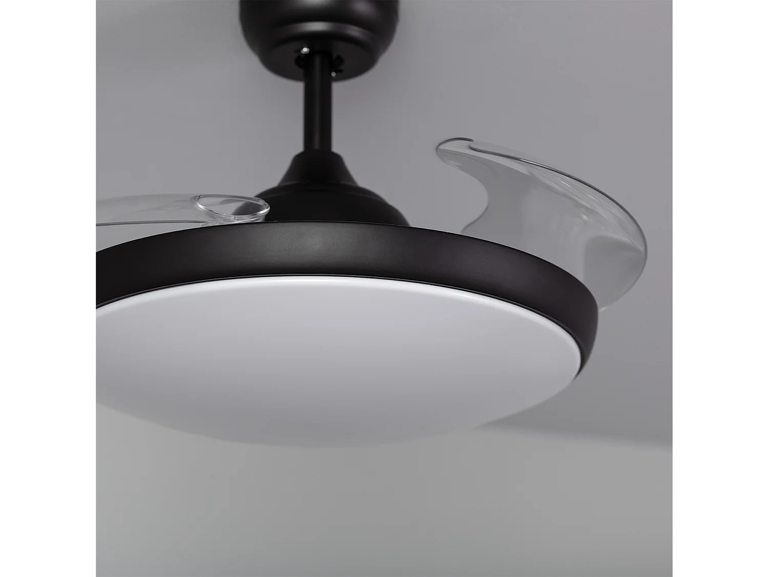 Ventilateur de Plafond Rétractable Silencieux Kourak Noir 106cm Moteur DC Noir Sélectionnable (chaud-neutre-froid) , Télécommande RF, Wifi: