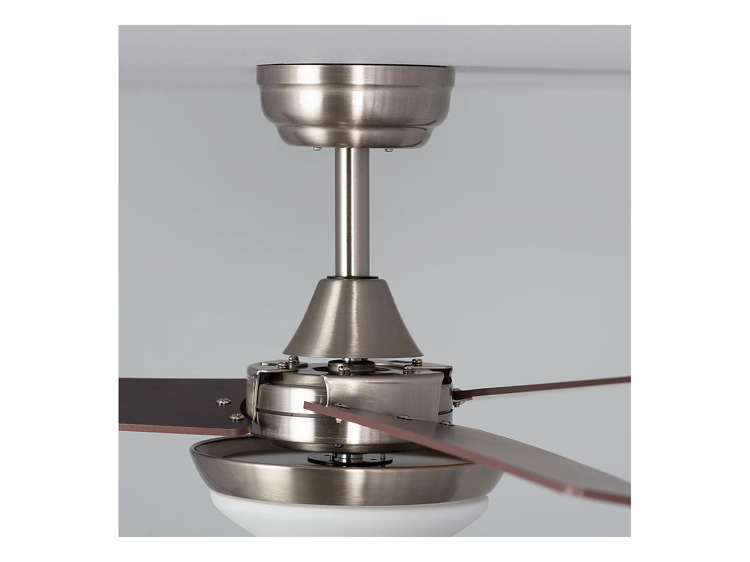 Ventilateur de Plafond Silencieux Neil Bois 107cm Moteur DC Argent CCT , Télécommande RF, Wifi: