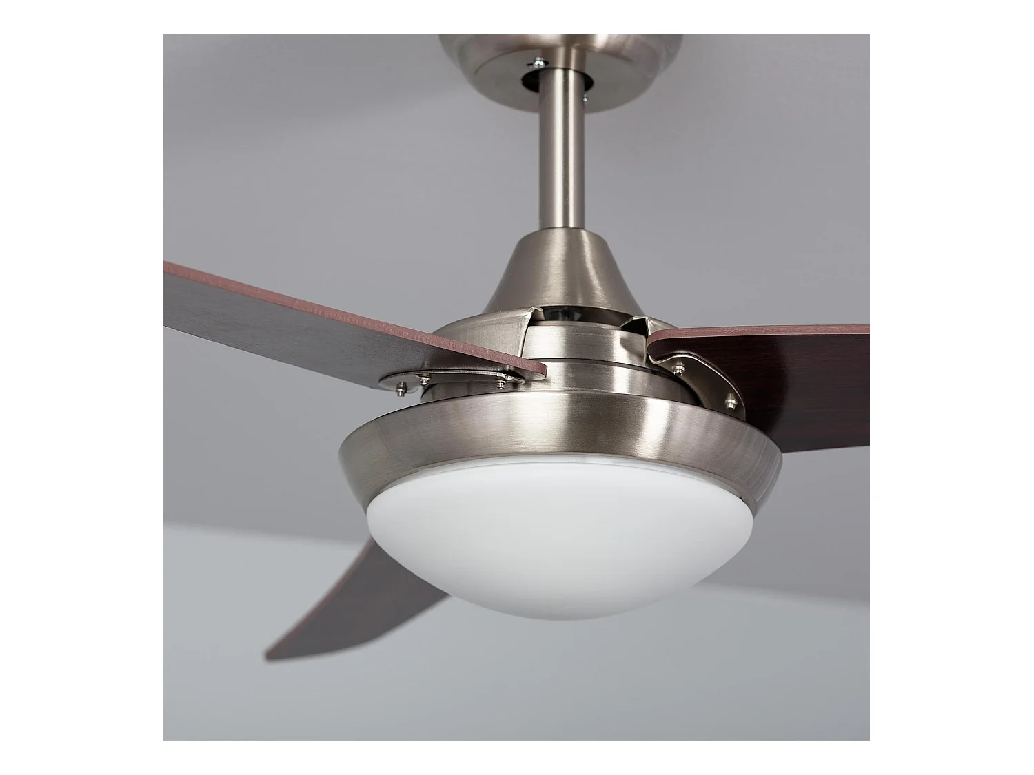 Ventilateur de Plafond Silencieux Neil Bois 107cm Moteur DC Argent CCT , Télécommande RF, Wifi: