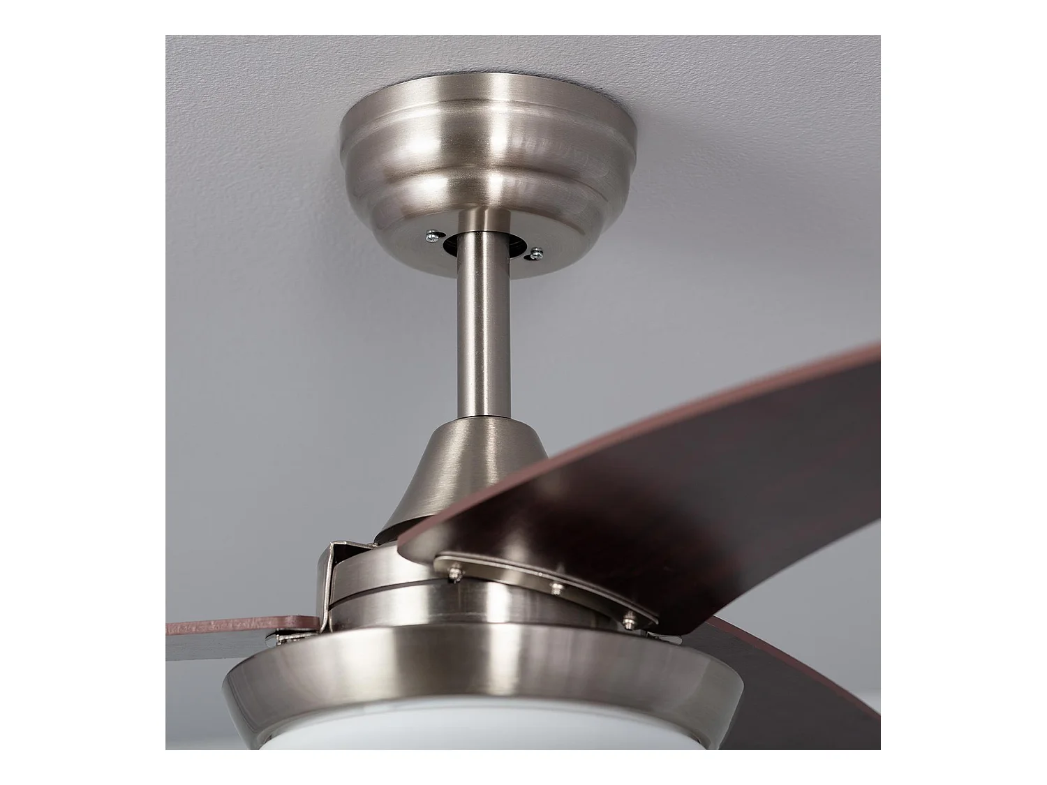 Ventilateur de Plafond Silencieux Neil Bois 107cm Moteur DC Argent CCT , Télécommande RF, Wifi: