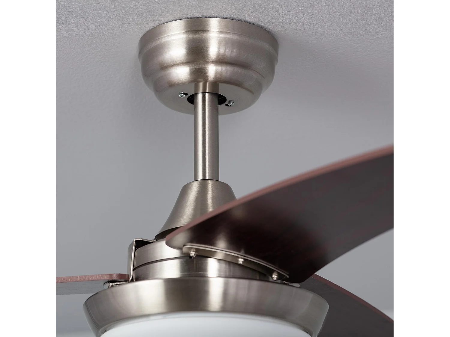 Ventilateur de Plafond Silencieux Neil Bois 107cm Moteur DC Argent CCT , Télécommande RF, Wifi: