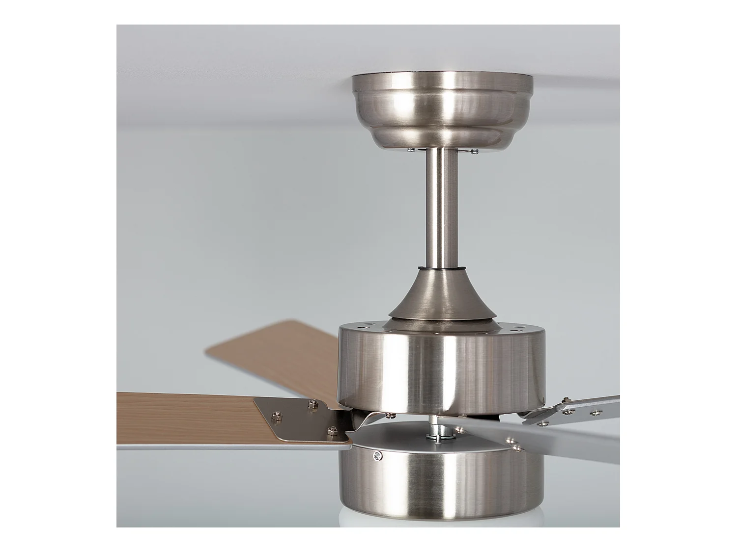 Ventilador de Techo Silencioso Cygnus Níquel 107cm Motor DC Plateado CCT  Wifi: