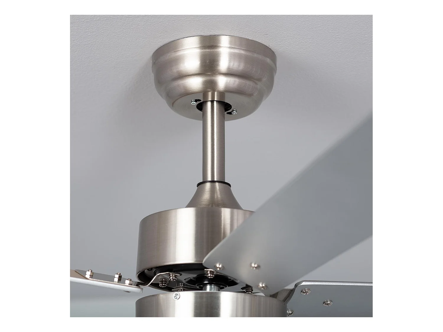 Ventilador de Techo Silencioso Cygnus Níquel 107cm Motor DC Plateado CCT  Wifi: