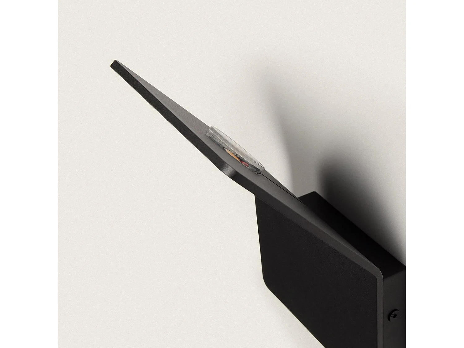 Applique LED Lerna 6W Nera 2700K Bianco Caldo