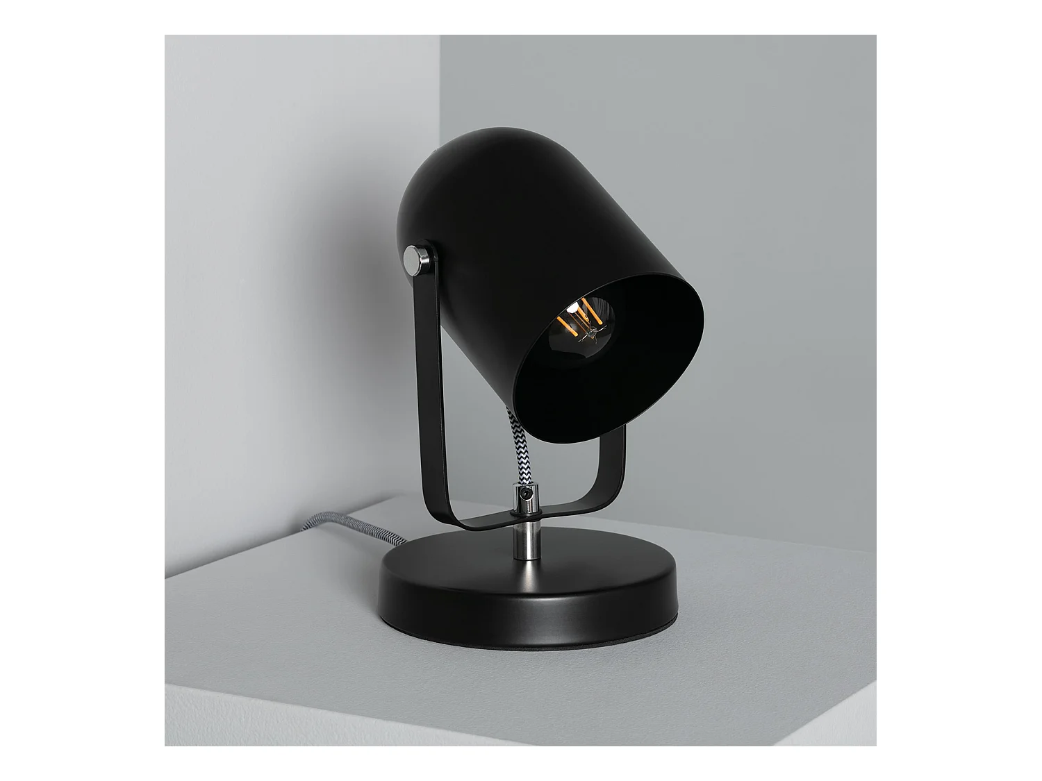 Lámpara de Mesa Metal Pomader Negro