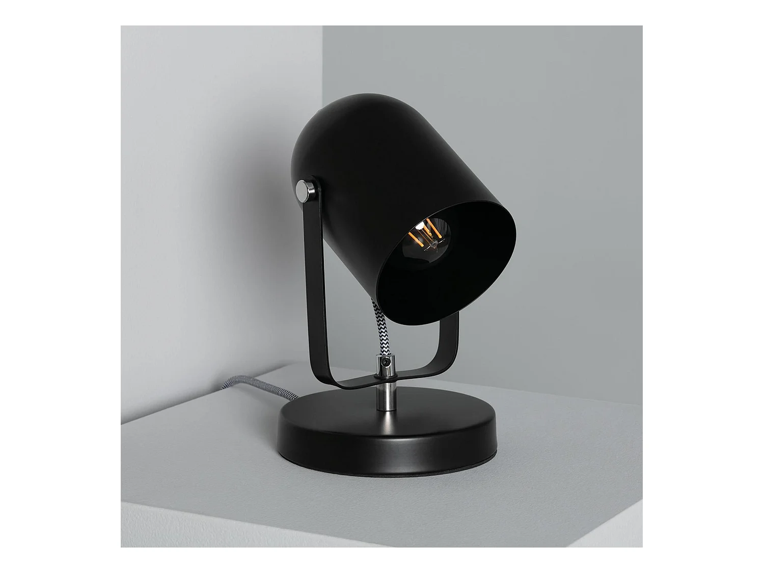 Lámpara de Mesa Metal Pomader Negro