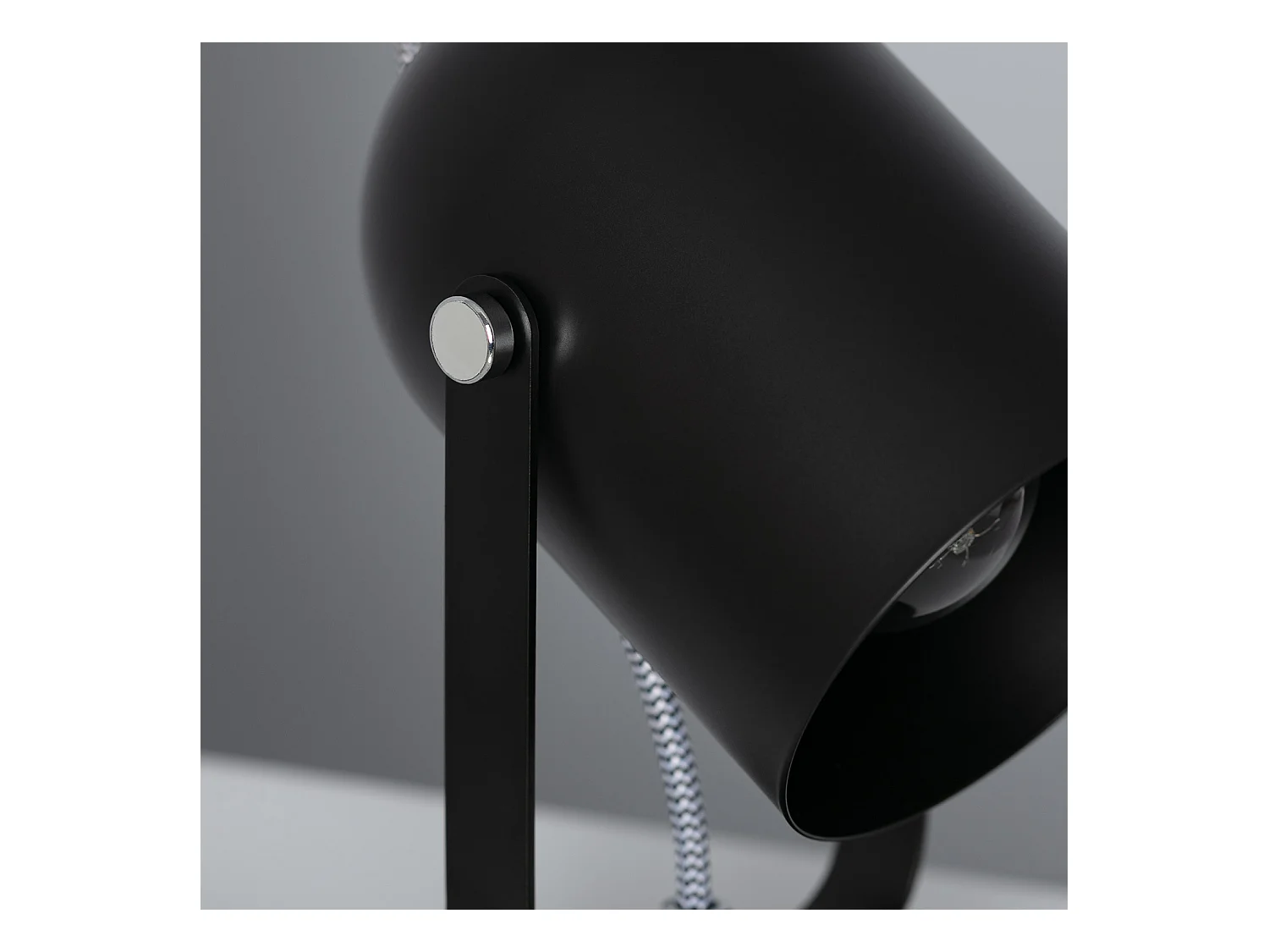 Lámpara de Mesa Metal Pomader Negro