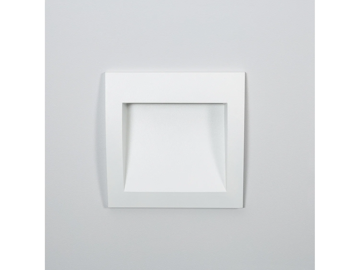 Balise LED Extérieure 4W Encastrable au Mur Carrée Natt Blanche  2700K Blanc chaud