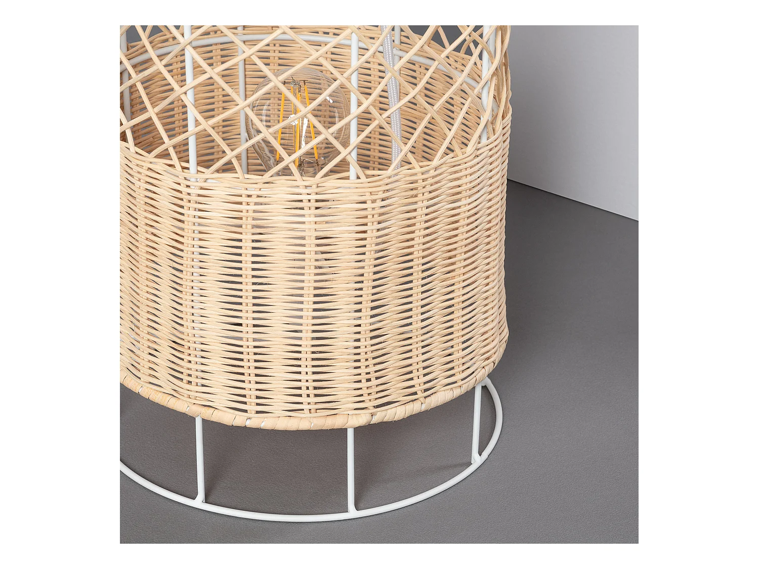 Lampada da Terra in Rattan Rubra Naturale