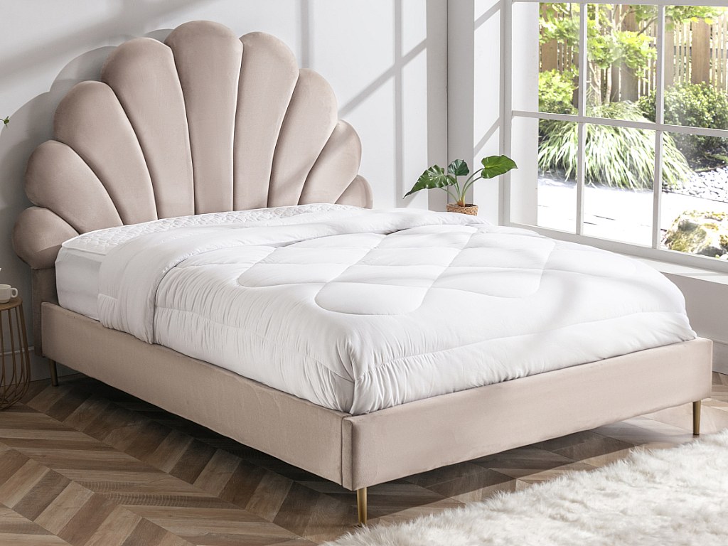 Vente-unique Bett Mit Kopfteil In Muschelform + Matratze - 160 X 200 Cm - Samt - Beige - Livaya