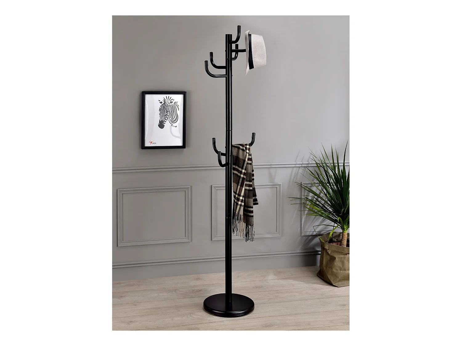 Porte-manteaux MILA portant pour vêtements sur pied hauteur 174 cm socle rond et 8 crochets, meuble d'entrée en métal laqué noir