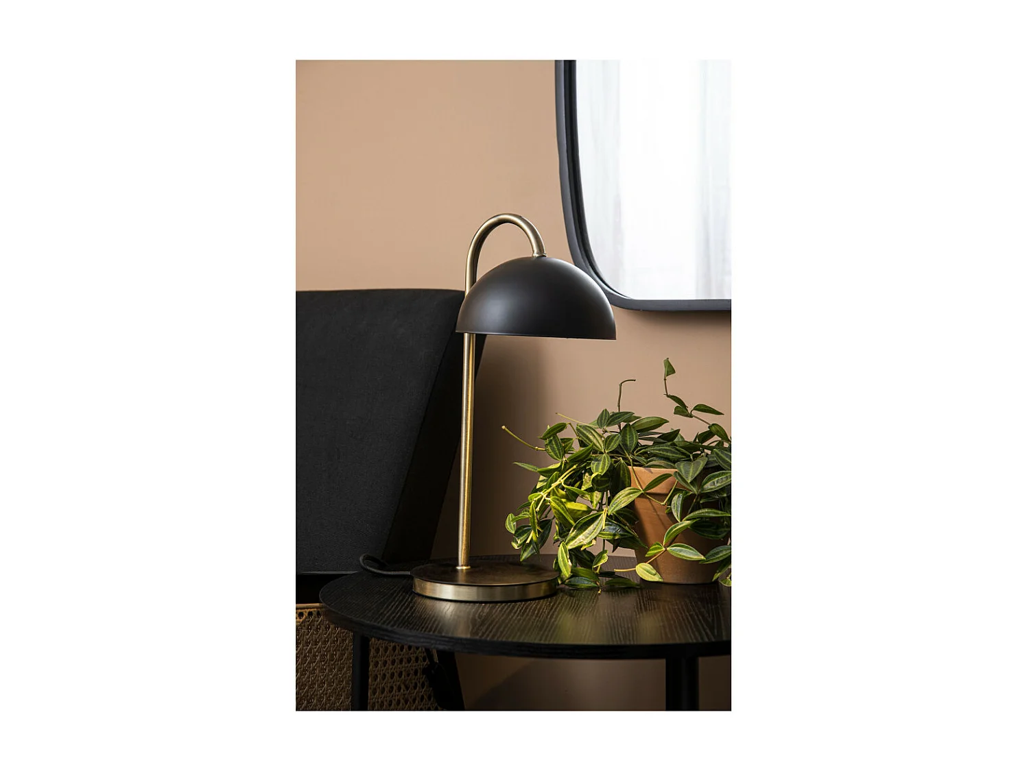 Lampada da tavolo a cupola