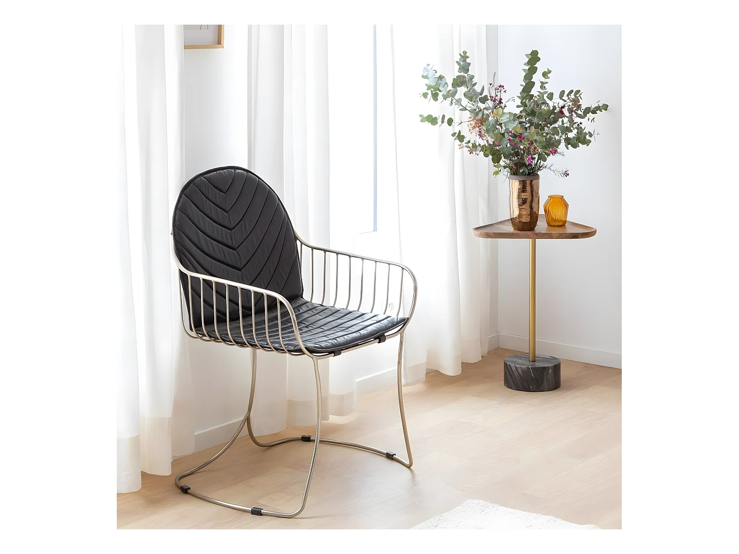 Chaise en cuir et métal noir Heidi