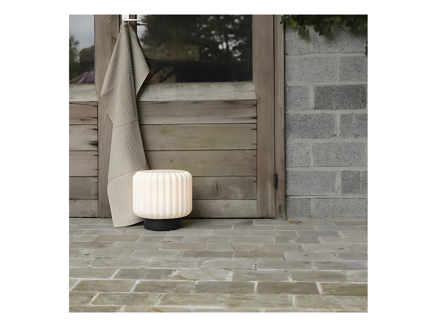 Lampada in pizzo XL h 29cm in polietilene nero