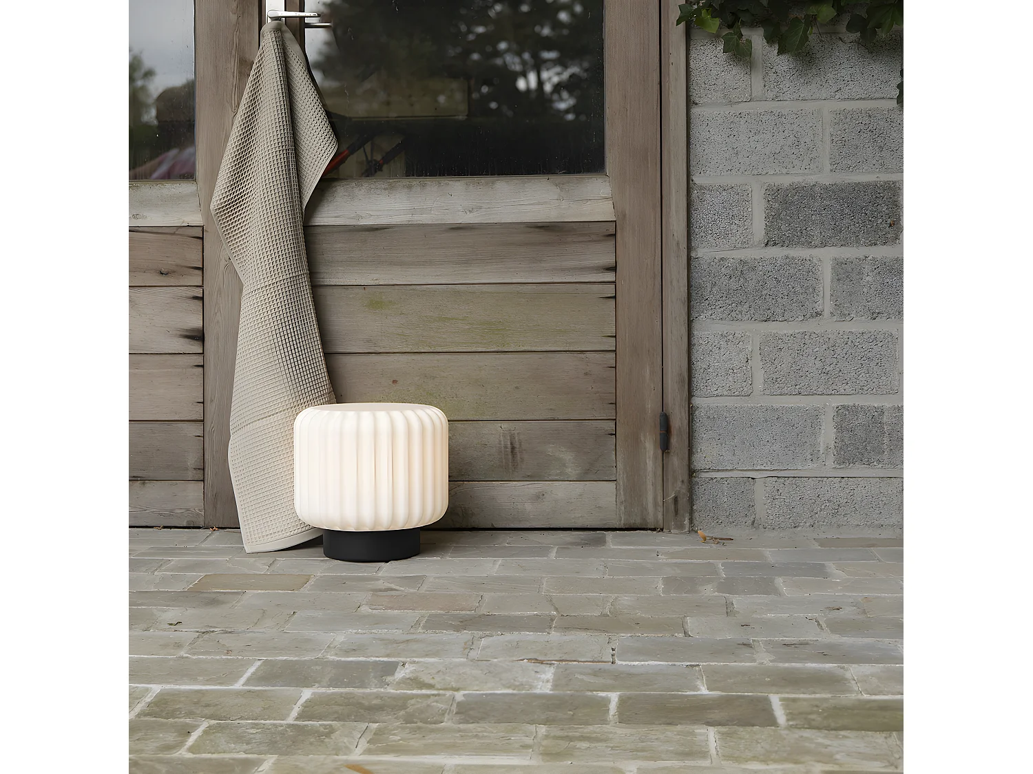 Lampada in pizzo XL h 29cm in polietilene nero