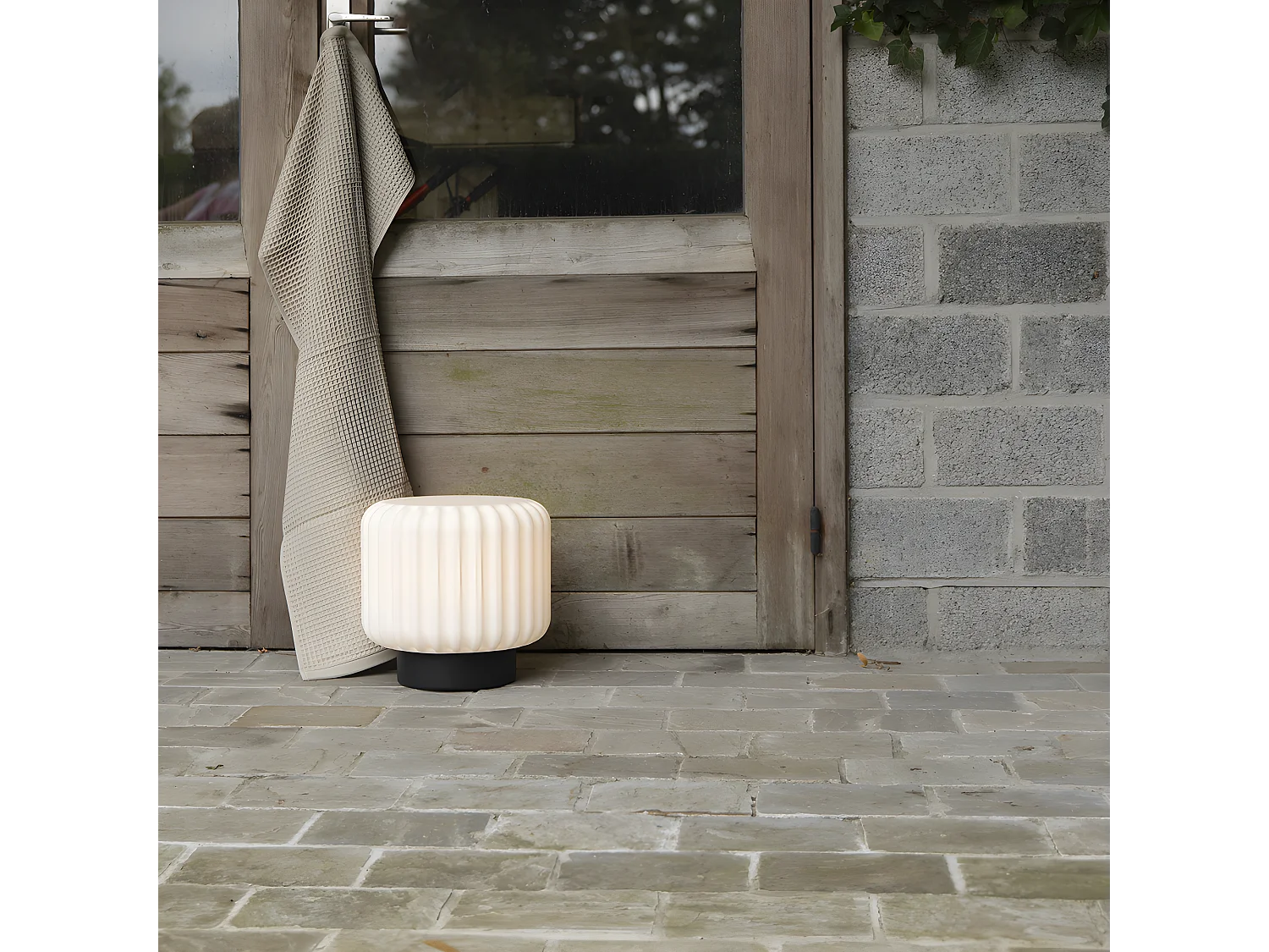 Lampada in pizzo XL h 29cm in polietilene nero