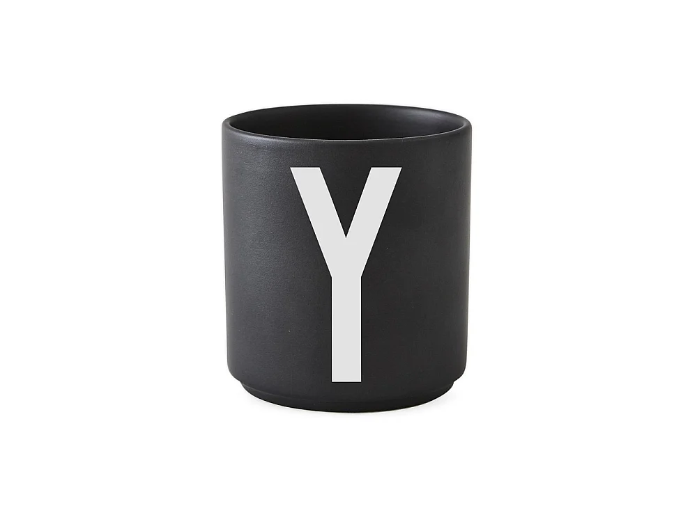 Tasse noire Design Letters Noir Y Design Letters