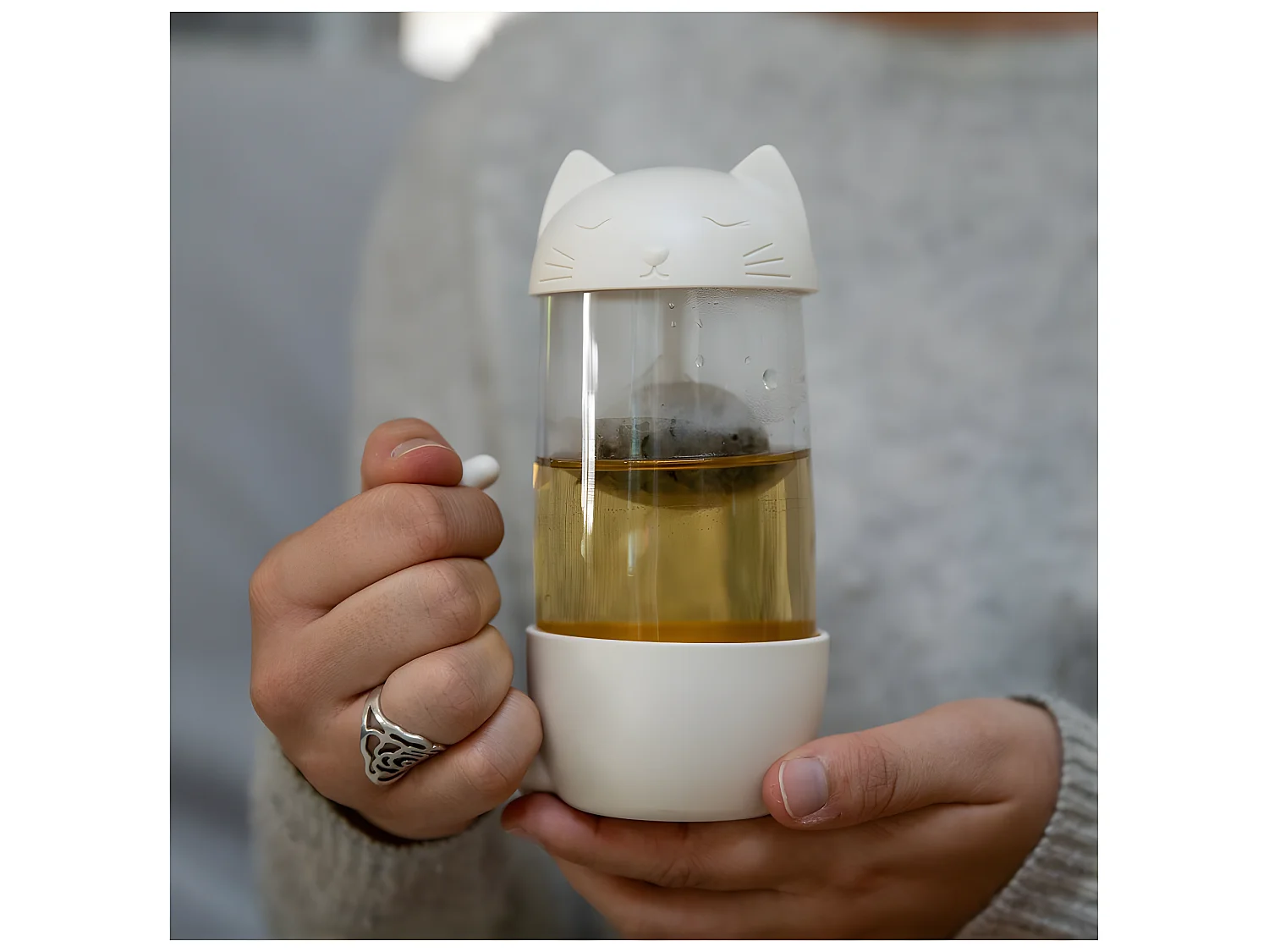 Tasse et infuseur à thé Chat Blanc  La chaise longue