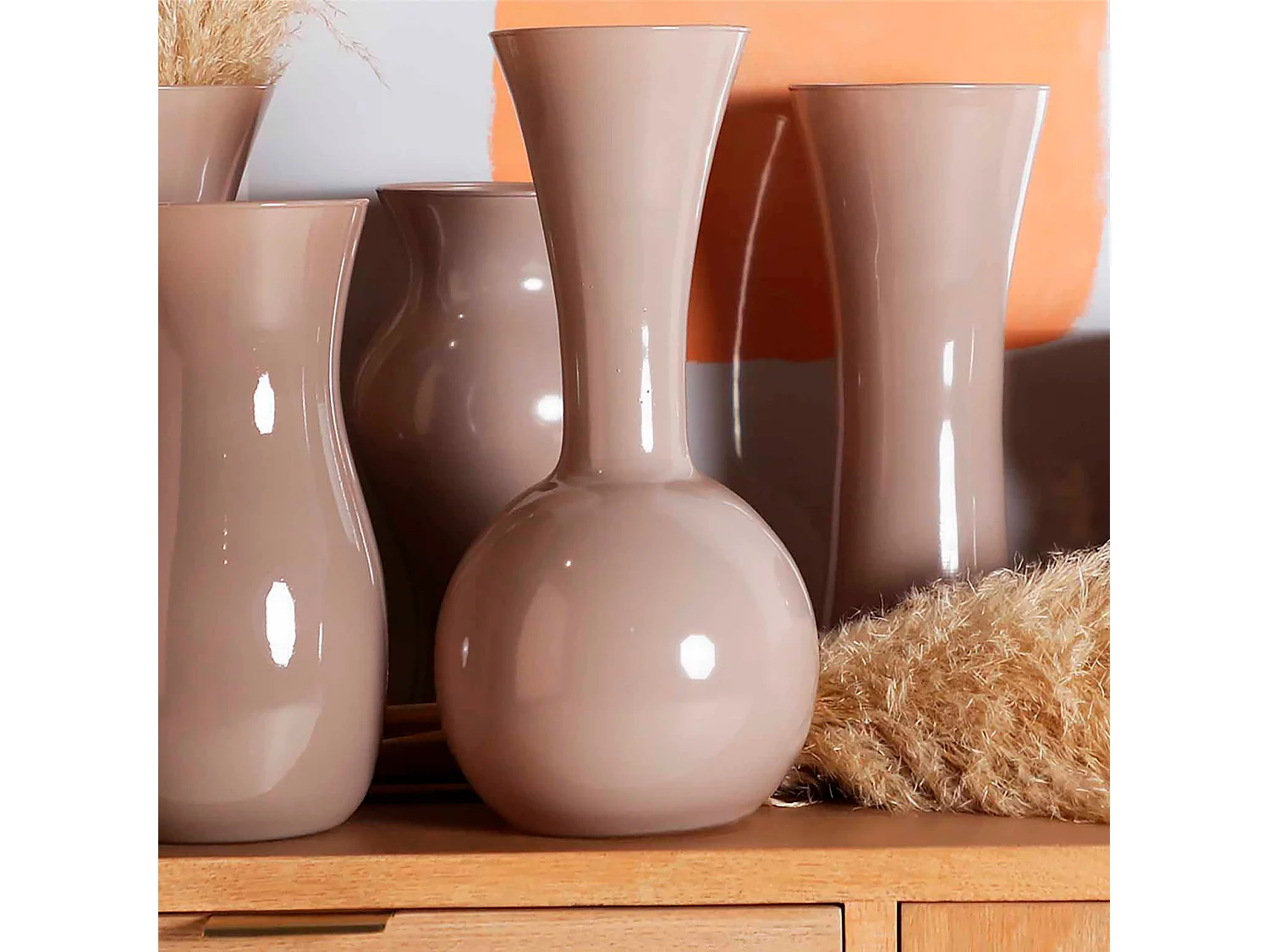 Florero de vidrio en color topo de 16x16x31cm