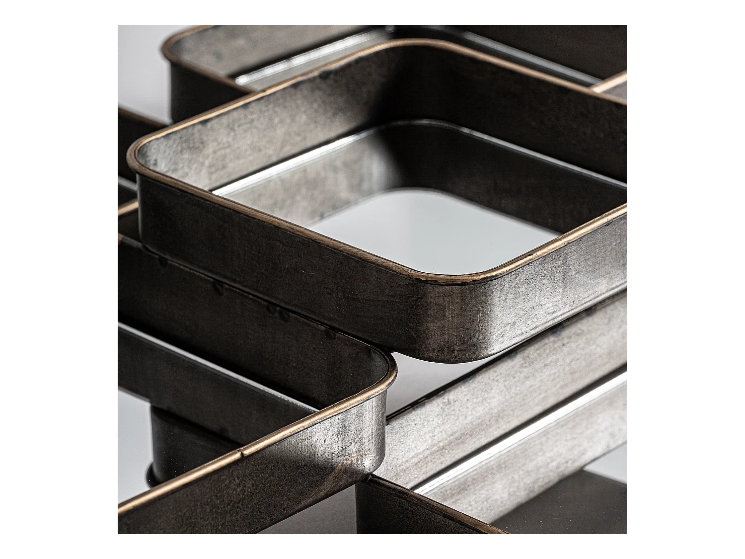 Espejo de hierro en color negro