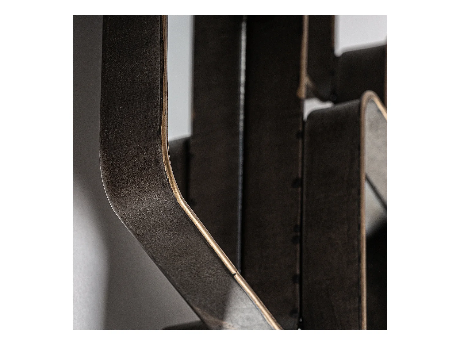 Espejo de hierro en color negro