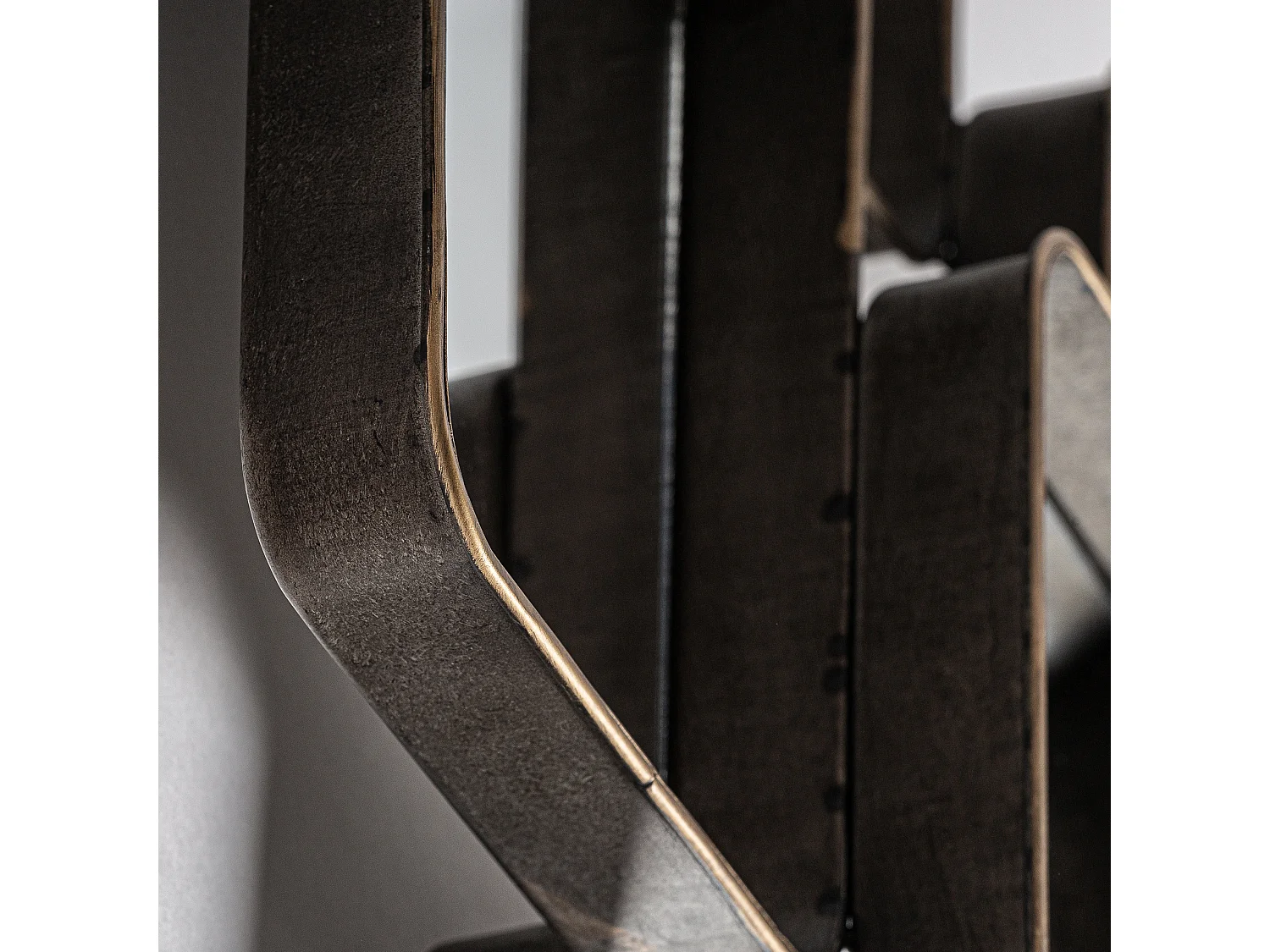 Espejo de hierro en color negro