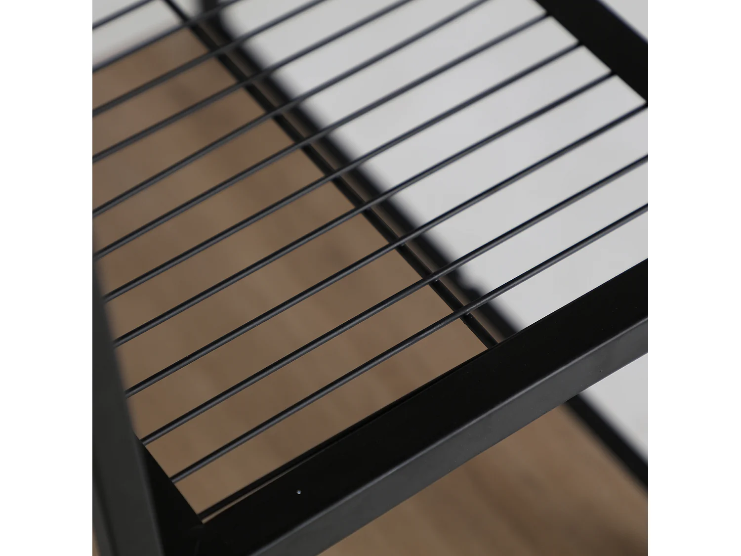 Escritorio de hierro en color negro