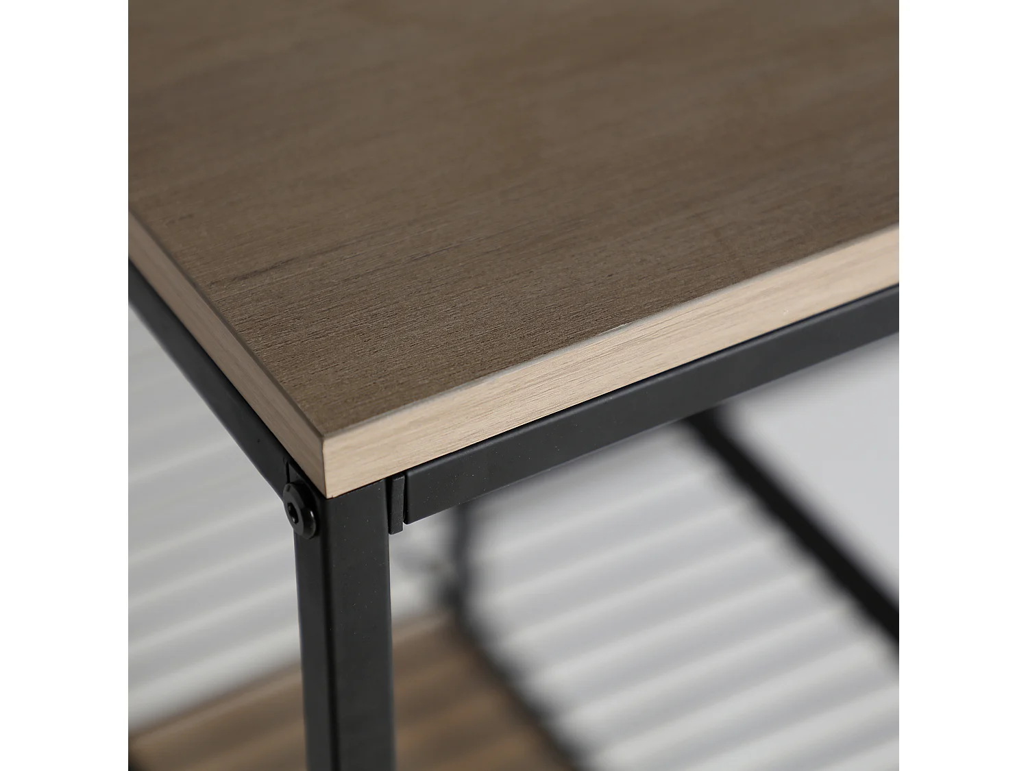 Escritorio de hierro en color negro