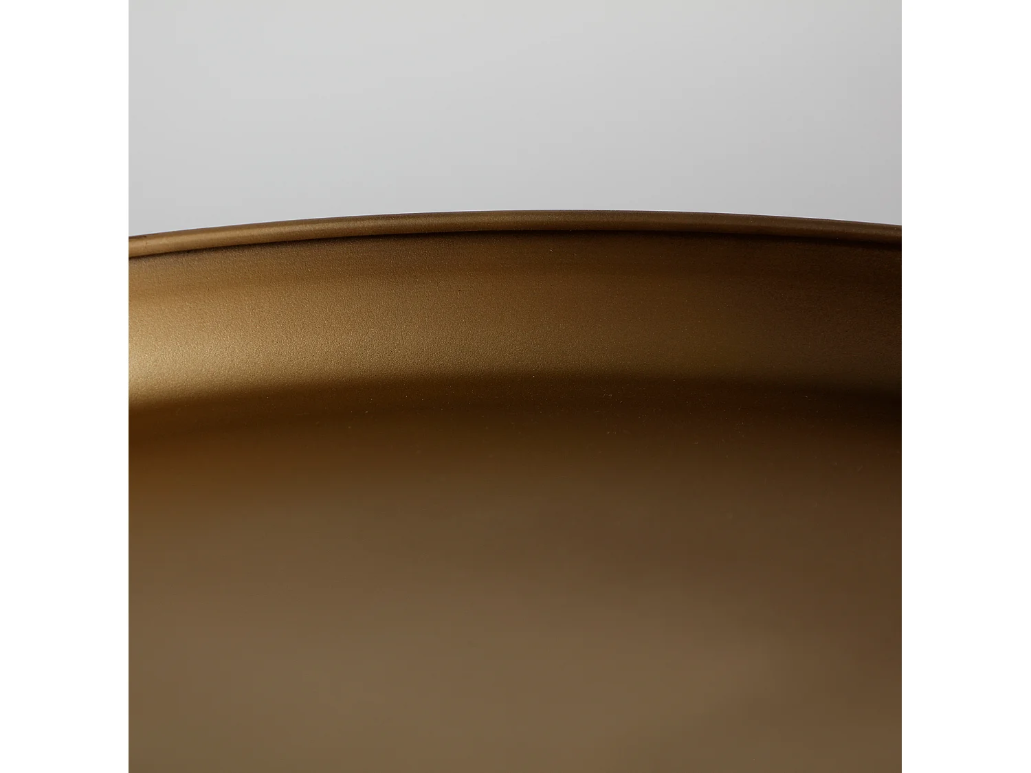 Mesa auxiliar de hierro en color negro