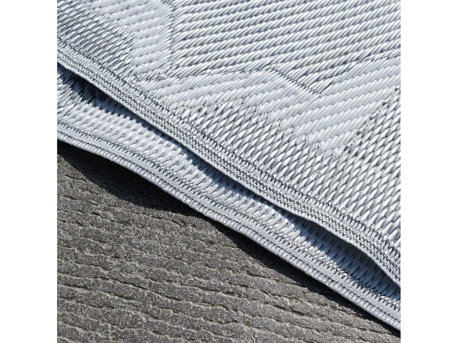 Tapis d'extérieur en plastique tressé - 150x220cm - Gris - Réversible - 100% polypropylène - 400gr / m² - SANARY