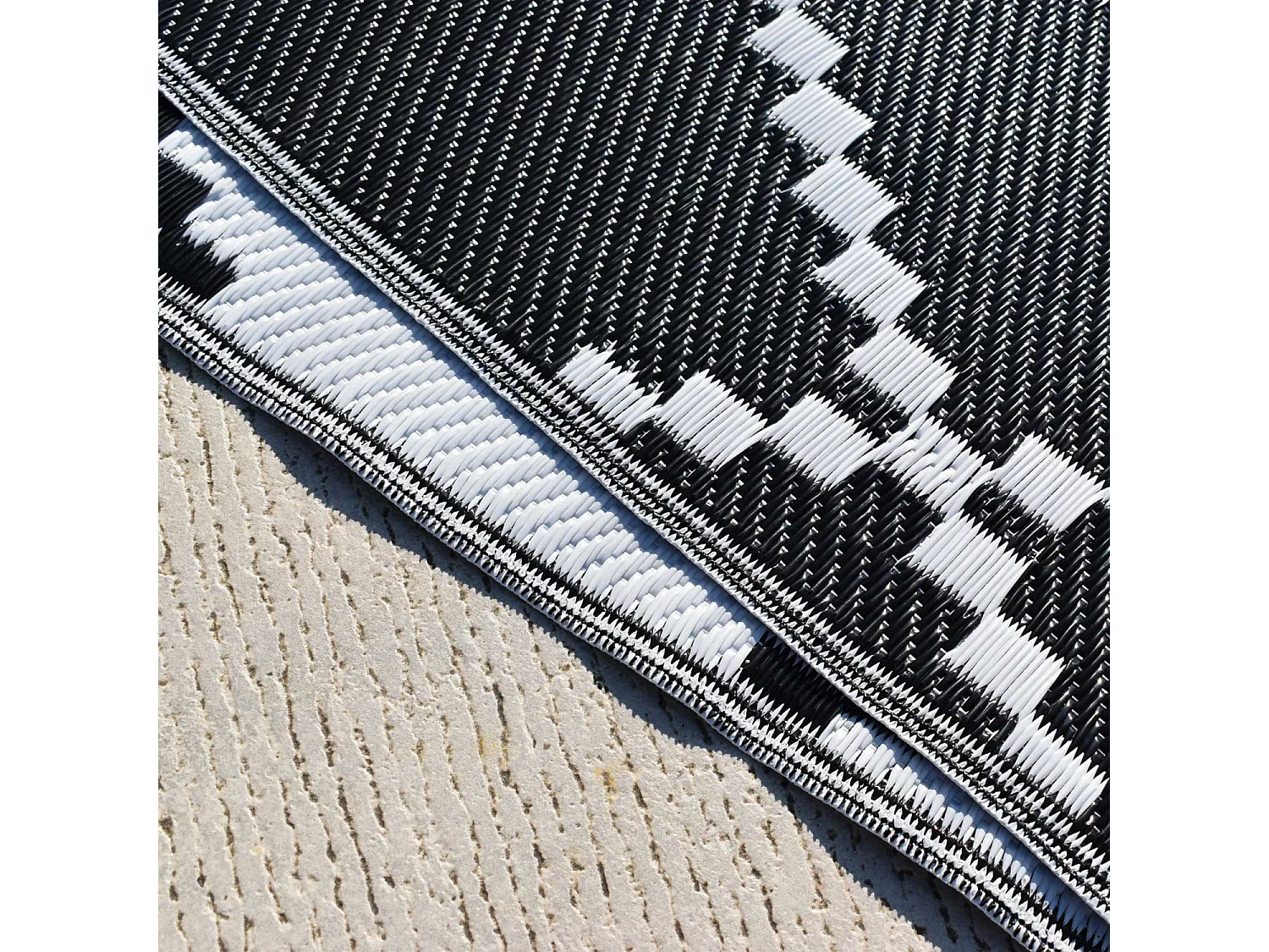 Tapis d'extérieur en plastique tressé - 120x160cm - Noir - Réversible - 100% polypropylène - 400gr / m² - TUNIS