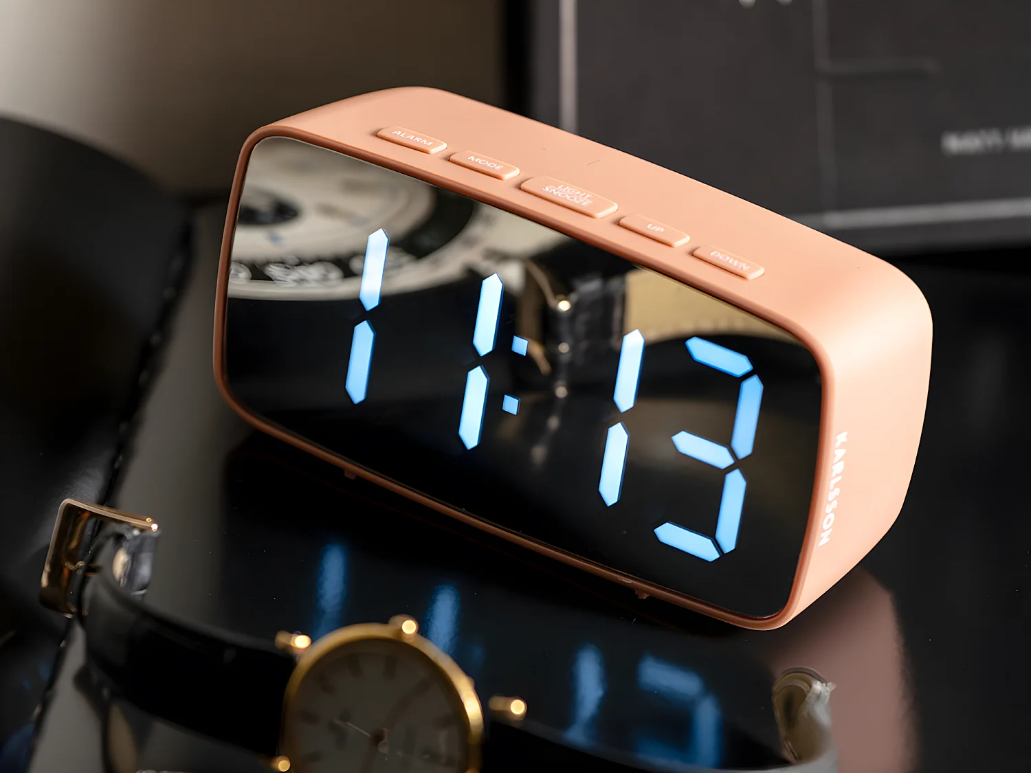 Sveglia ovale argentata a led in ABS