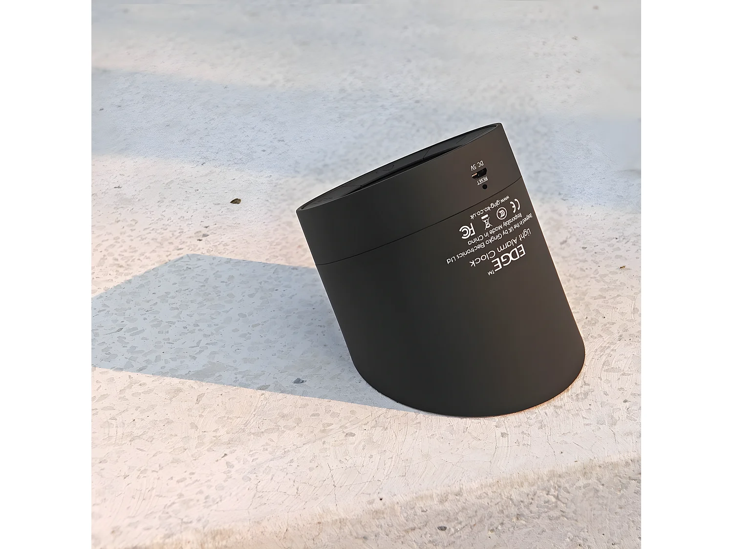 Réveil veilleuse Edge Light Noir  Gingko