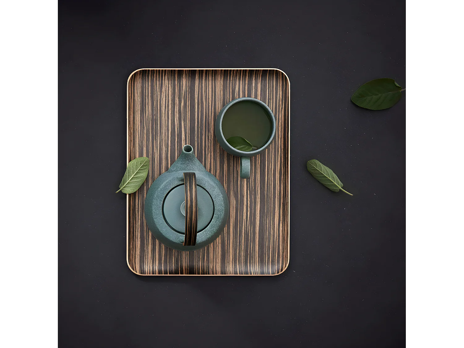 Vassoio in legno di ebano