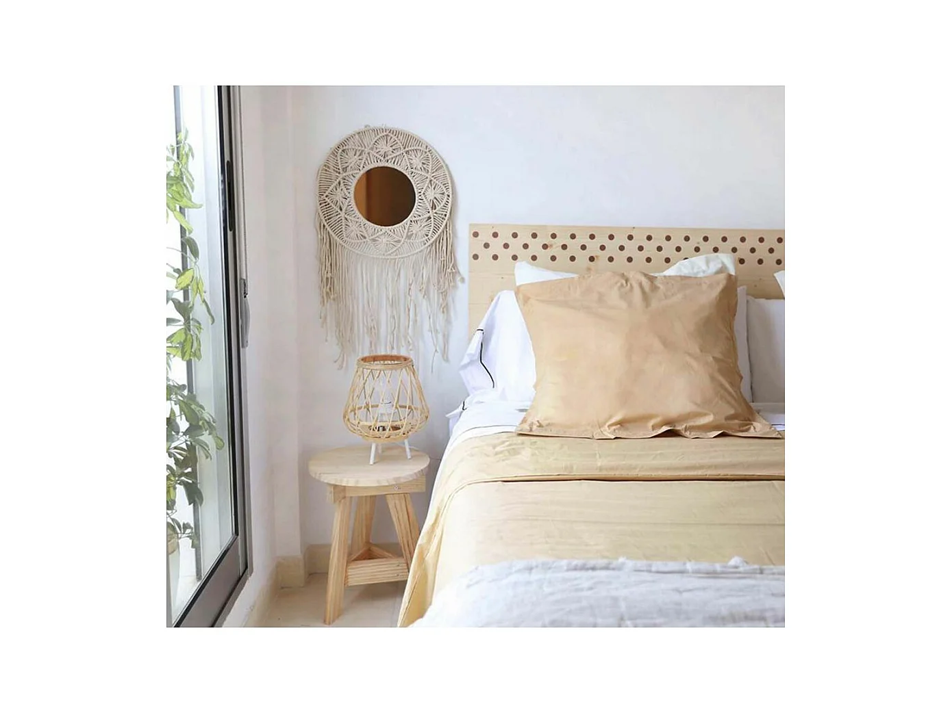 Tabouret bas en pin massif One