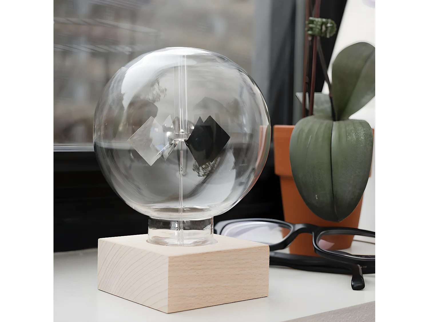 Radiomètre solaire Transparent  Kikkerland