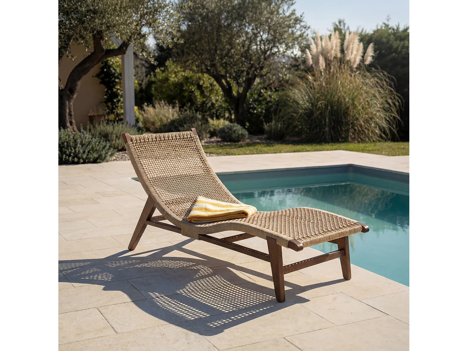 Lettino in legno di teak e giacinto d'acqua sintetico - Bruna