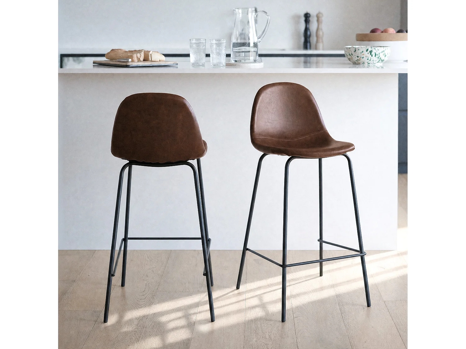 Lot de 2 chaises pour îlot central 65 cm en cuir synthétique marron - Henrik