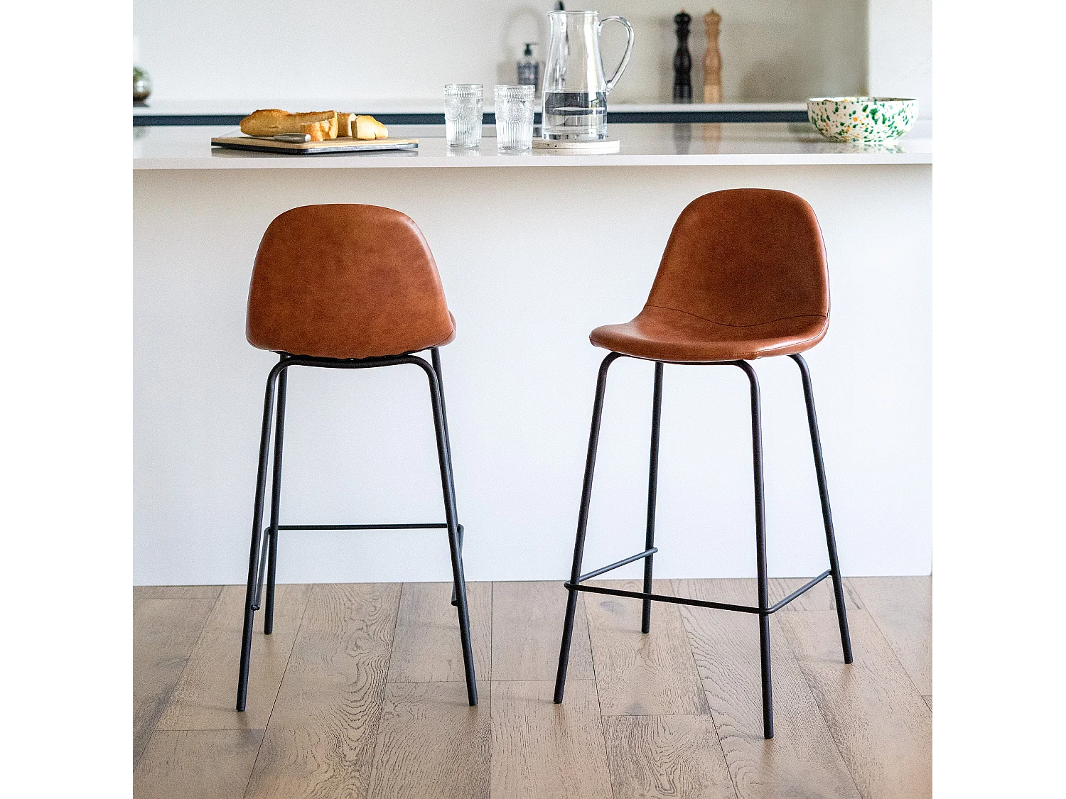 Lot de 2 chaises pour îlot central 65 cm en cuir synthétique camel - Henrik