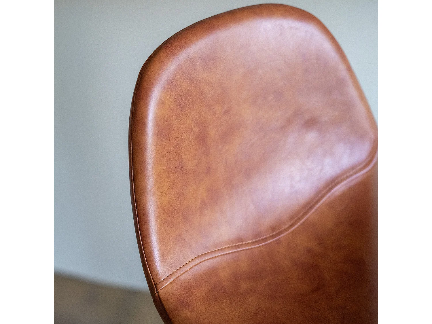 Lot de 2 chaises pour îlot central 65 cm en cuir synthétique camel - Henrik