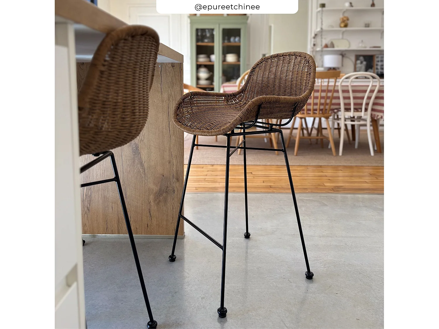 Lot de 2 chaises pour îlot central 65 cm en résine tressée naturelle - Carmela